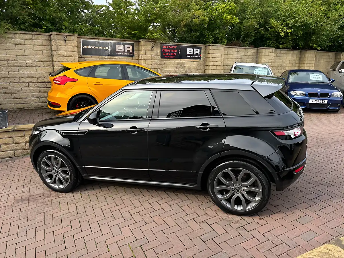 Used 2014 Land Rover Range Rover Evoque Dynamic Santorini Black - Interior and Exterior details 7