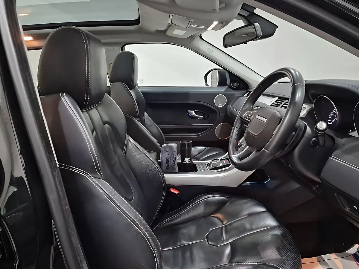 Used 2014 Land Rover Range Rover Evoque Dynamic Santorini Black - Interior and Exterior details 10
