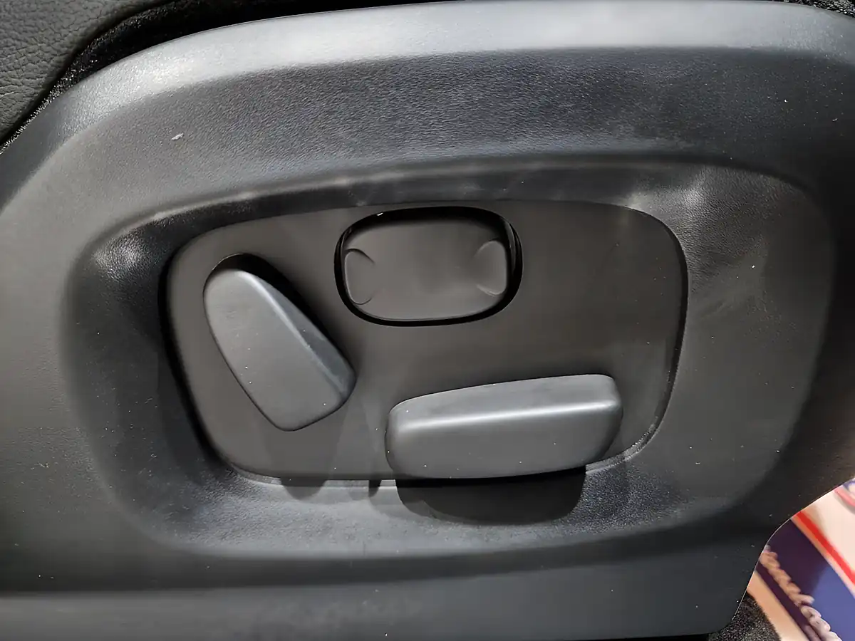 Used 2014 Land Rover Range Rover Evoque Dynamic Santorini Black - Interior and Exterior details 11