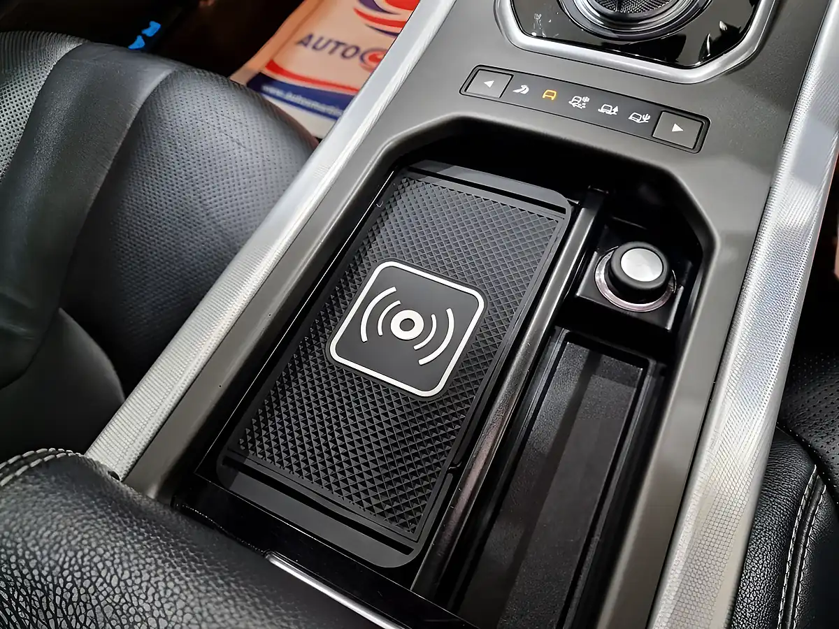 Used 2014 Land Rover Range Rover Evoque Dynamic White - Interior and Exterior details 17