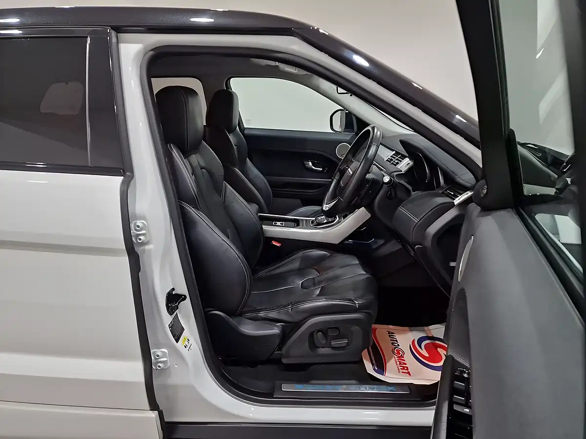 Used 2014 Land Rover Range Rover Evoque Dynamic White - Interior and Exterior details 9