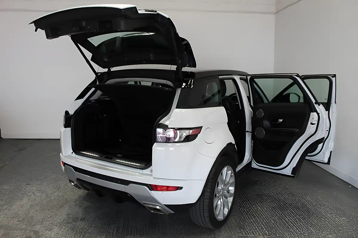 Used 2014 Land Rover Range Rover Evoque Dynamic White - Interior and Exterior details 11