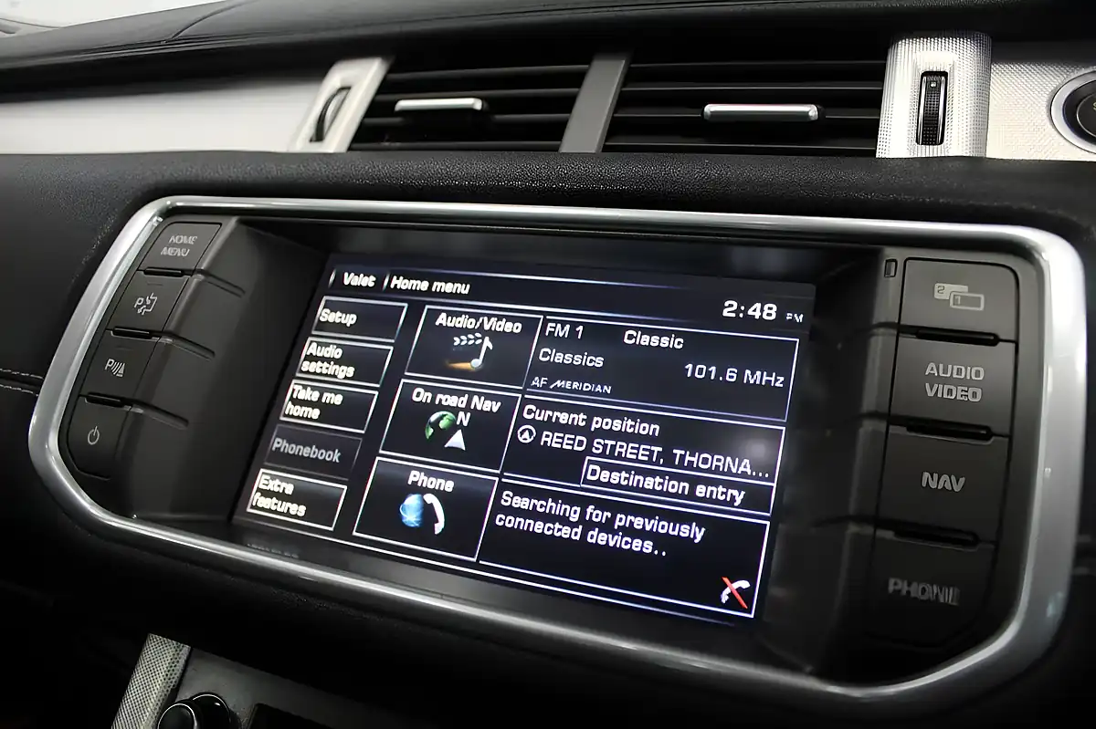 Used 2014 Land Rover Range Rover Evoque Dynamic White - Interior and Exterior details 14