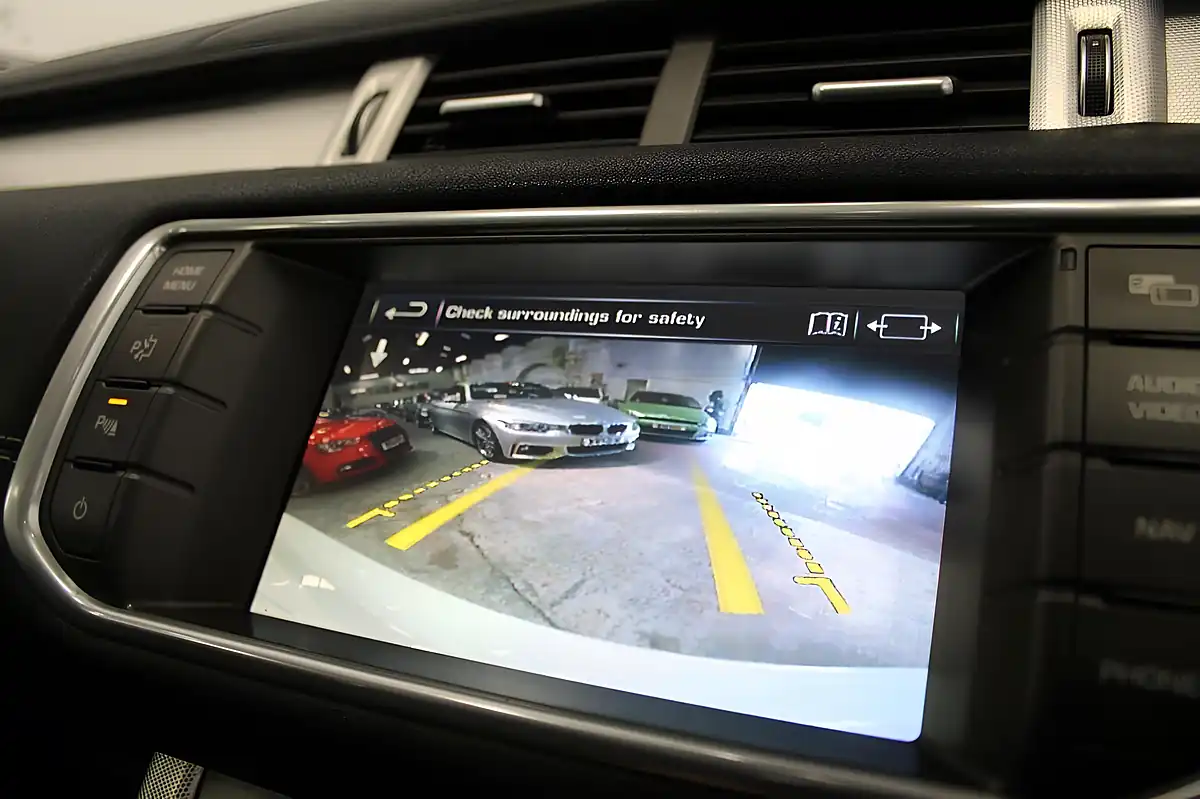 Used 2014 Land Rover Range Rover Evoque Dynamic White - Interior and Exterior details 15