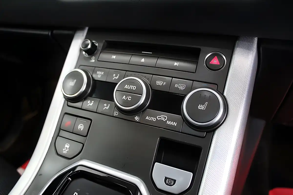 Used 2014 Land Rover Range Rover Evoque Dynamic White - Interior and Exterior details 16