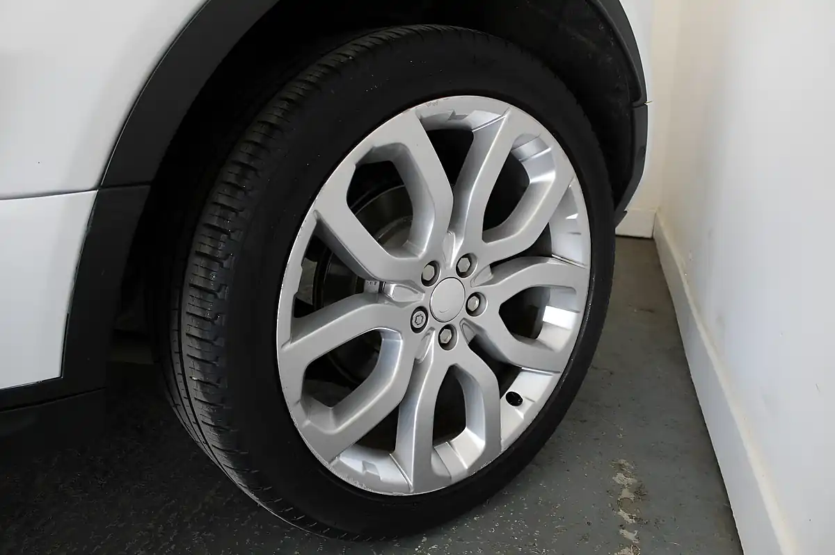 Used 2014 Land Rover Range Rover Evoque Dynamic White - Interior and Exterior details 20