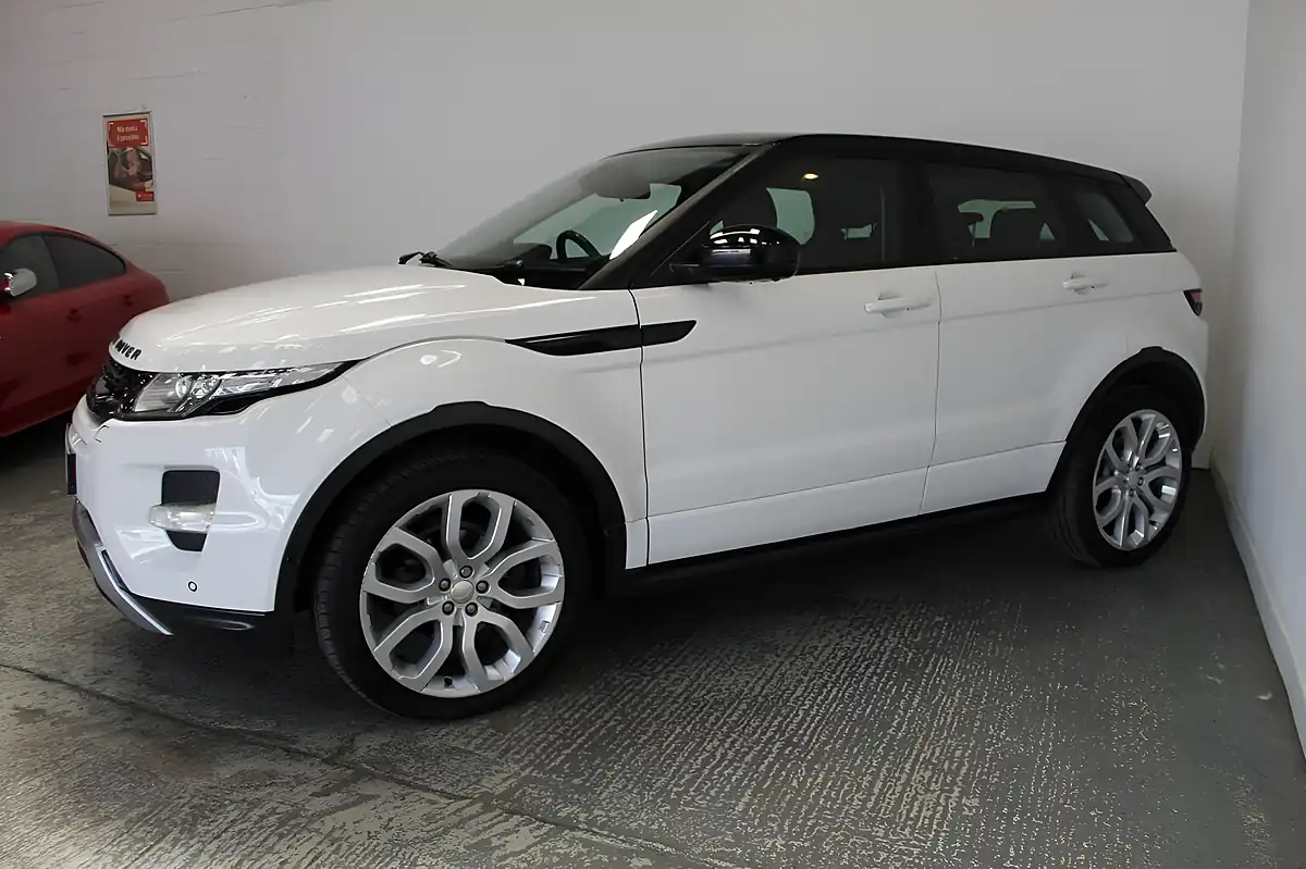 Used 2014 Land Rover Range Rover Evoque Dynamic White - Interior and Exterior details 4