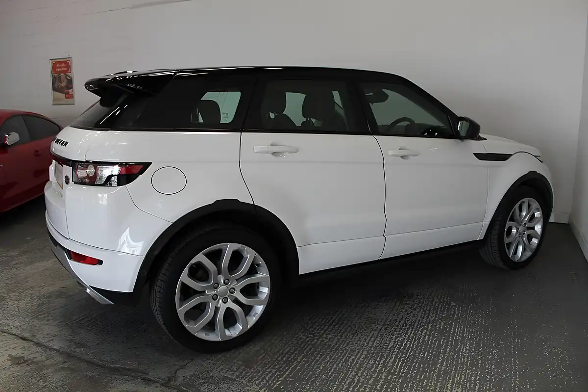 Used 2014 Land Rover Range Rover Evoque Dynamic White - Interior and Exterior details 8