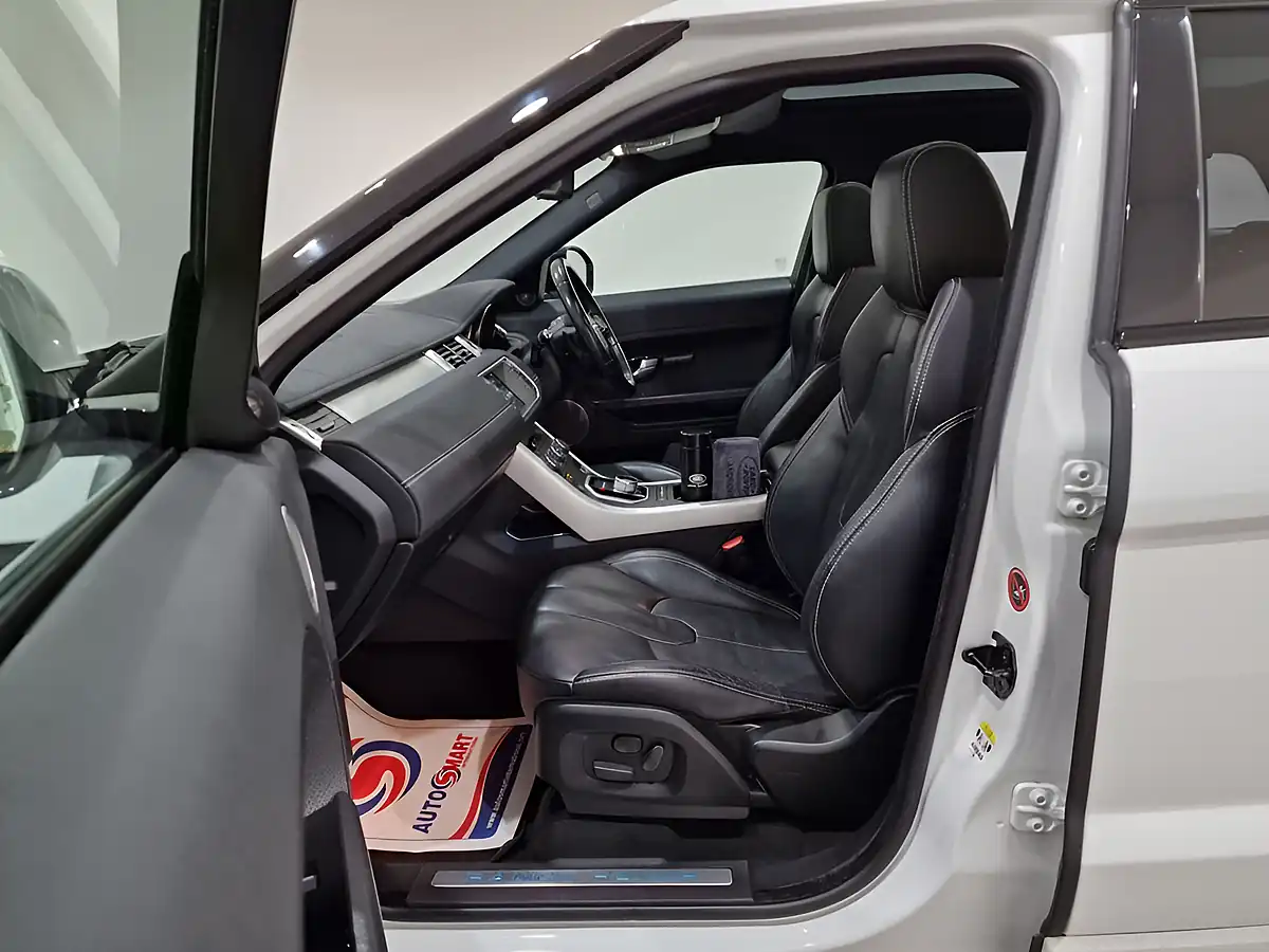 Used 2014 Land Rover Range Rover Evoque Dynamic White - Interior and Exterior details 10