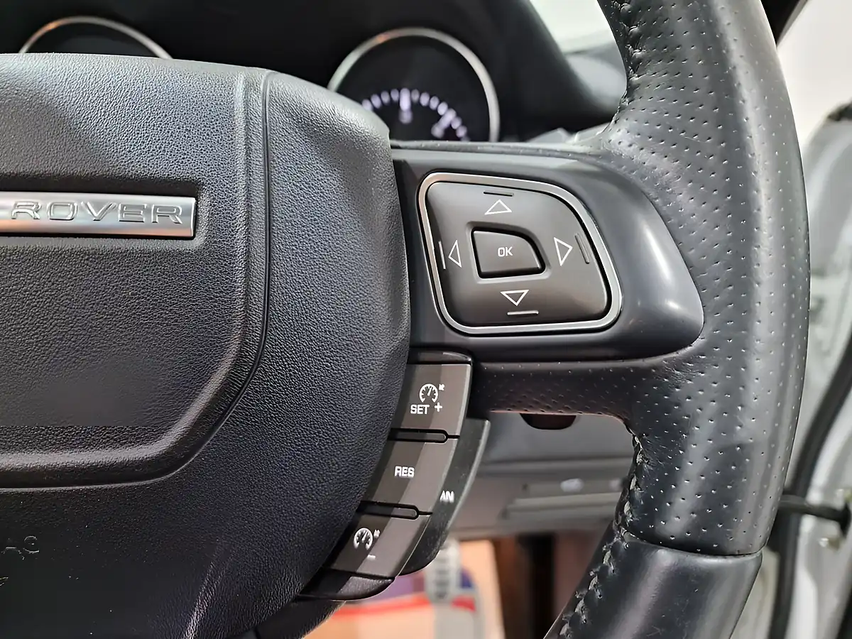 Used 2014 Land Rover Range Rover Evoque Dynamic White - Interior and Exterior details 15