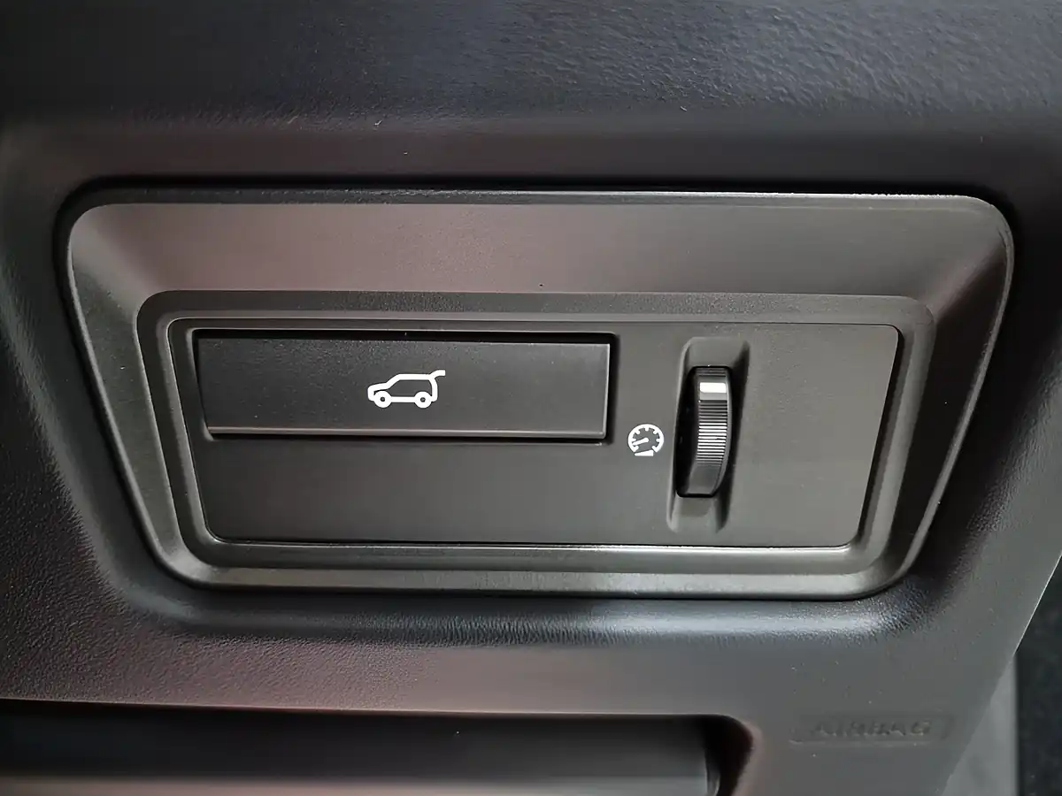 Used 2014 Land Rover Range Rover Evoque Dynamic White - Interior and Exterior details 17