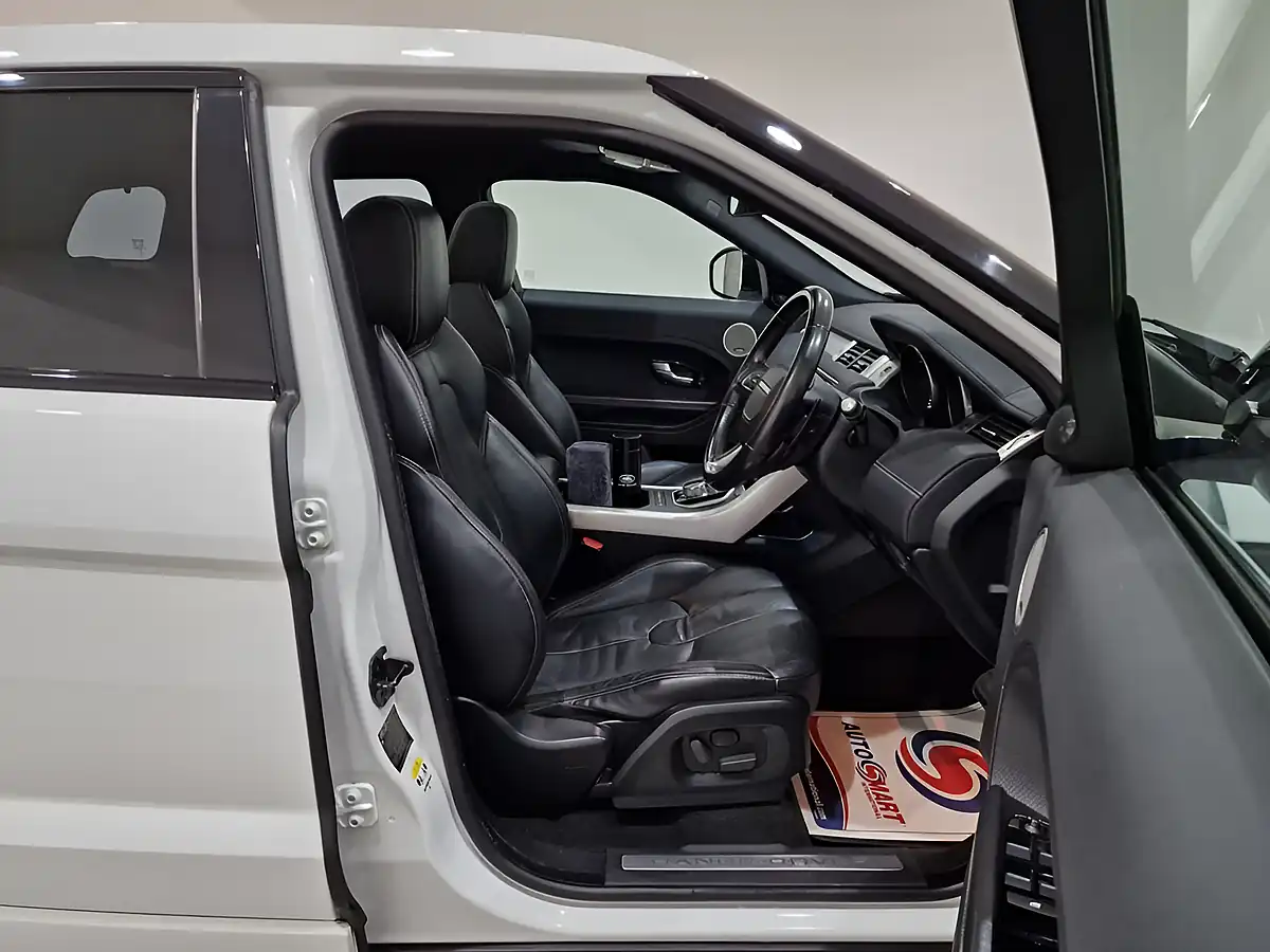 Used 2014 Land Rover Range Rover Evoque Dynamic White - Interior and Exterior details 9