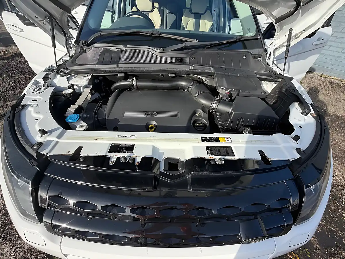 Used 2014 Land Rover Range Rover Evoque Dynamic White - Interior and Exterior details 6