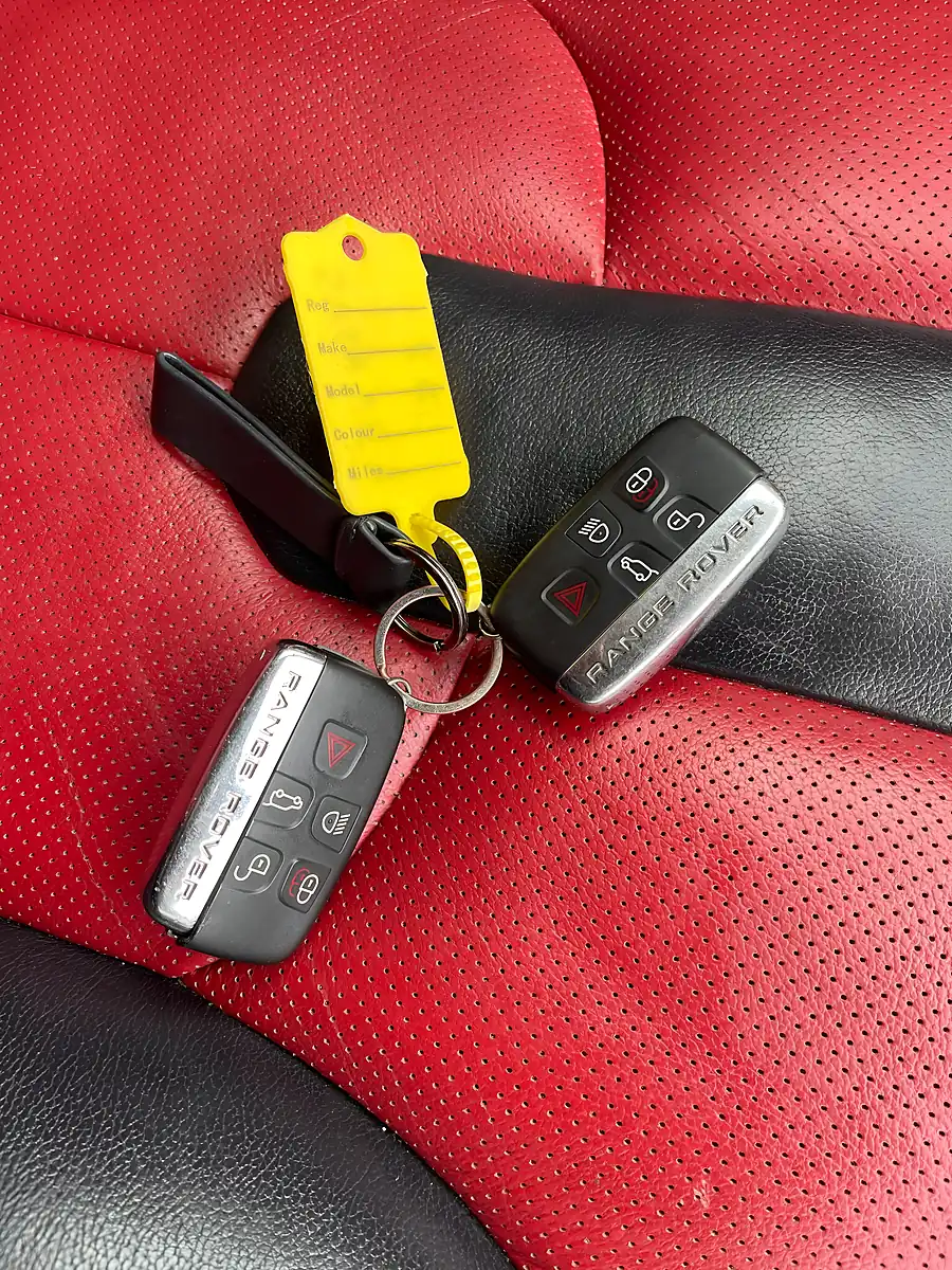 Used 2014 Land Rover Range Rover Evoque Dynamic White - Interior and Exterior details 10