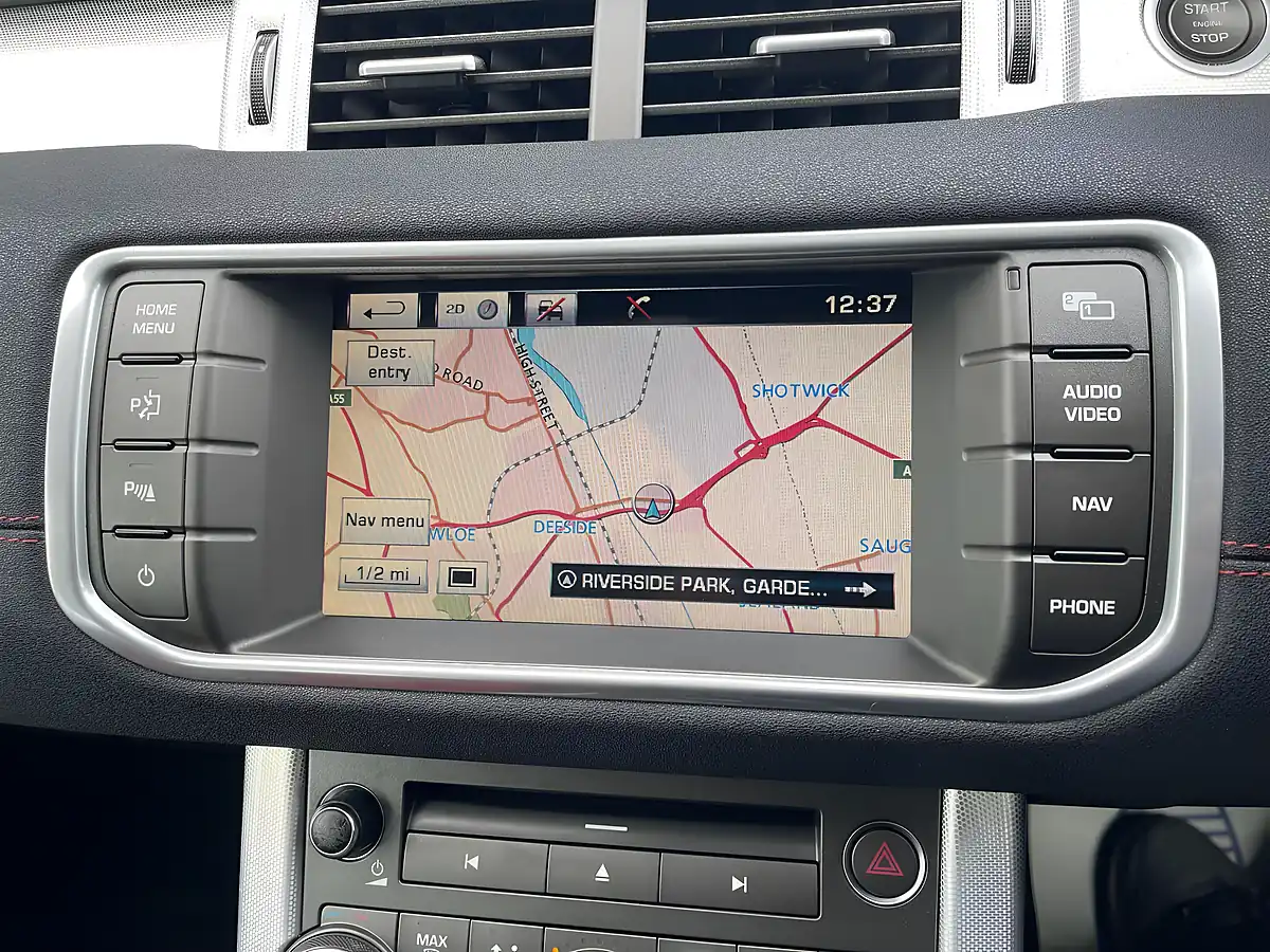 Used 2014 Land Rover Range Rover Evoque Dynamic White - Interior and Exterior details 9