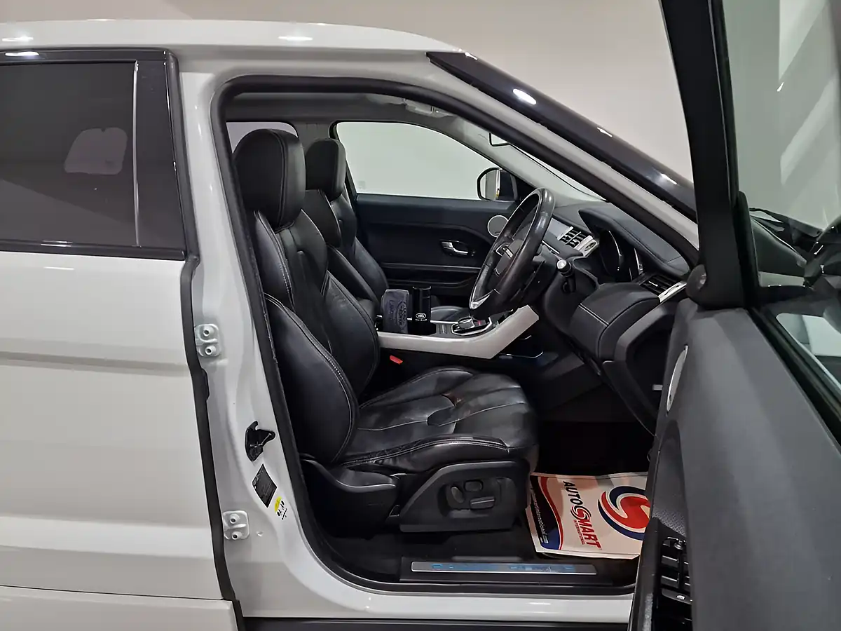 Used 2014 Land Rover Range Rover Evoque Dynamic White - Interior and Exterior details 9