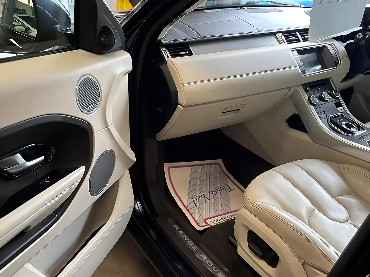 Used 2014 Land Rover Range Rover Evoque Prestige Lux Blue - Interior and Exterior details 14