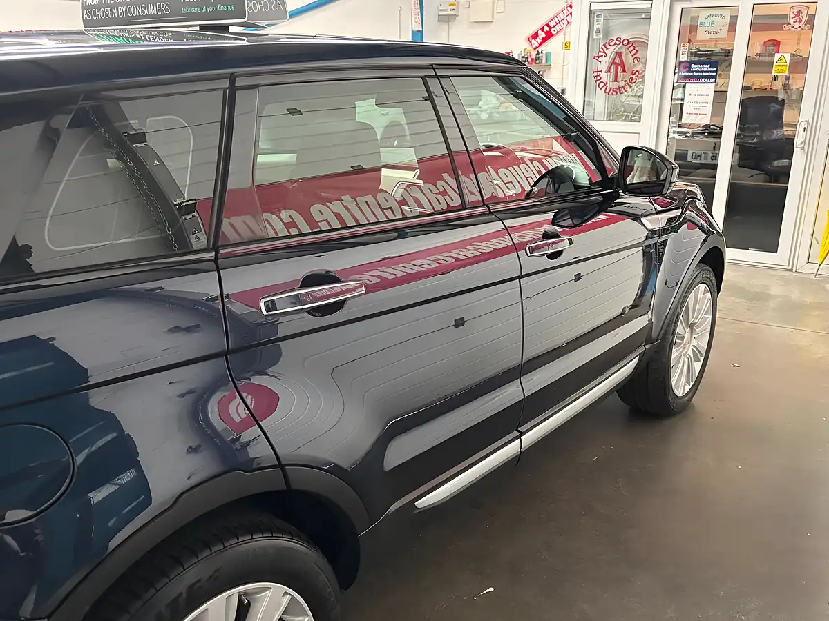 Used 2014 Land Rover Range Rover Evoque Prestige Lux Blue - Interior and Exterior details 9