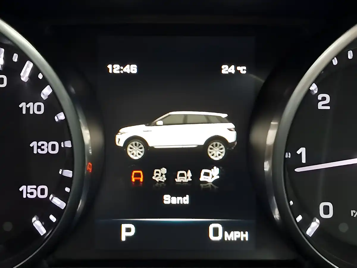 Used 2014 Land Rover Range Rover Evoque Prestige Red - Interior and Exterior details 17