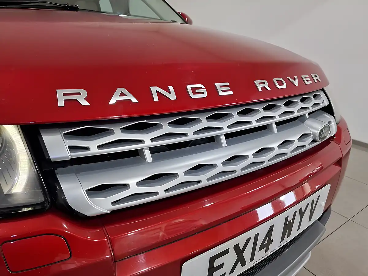 Used 2014 Land Rover Range Rover Evoque Prestige Red - Interior and Exterior details 19