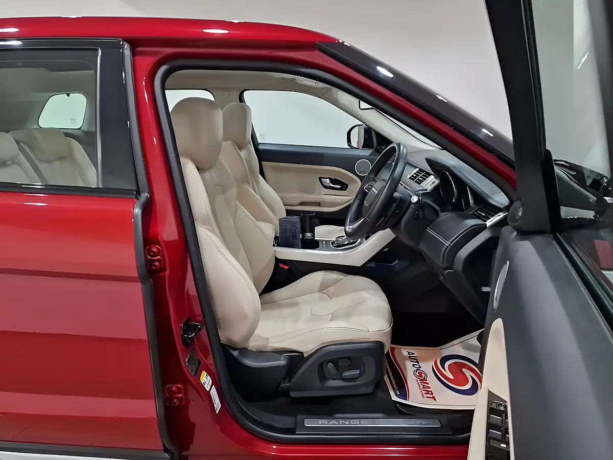 Used 2014 Land Rover Range Rover Evoque Prestige Red - Interior and Exterior details 9