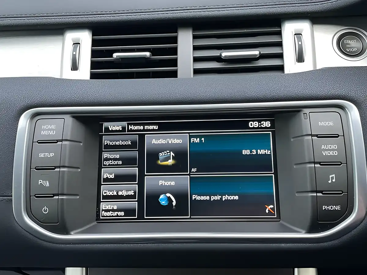 Used 2014 Land Rover Range Rover Evoque Pure Black - Interior and Exterior details 15