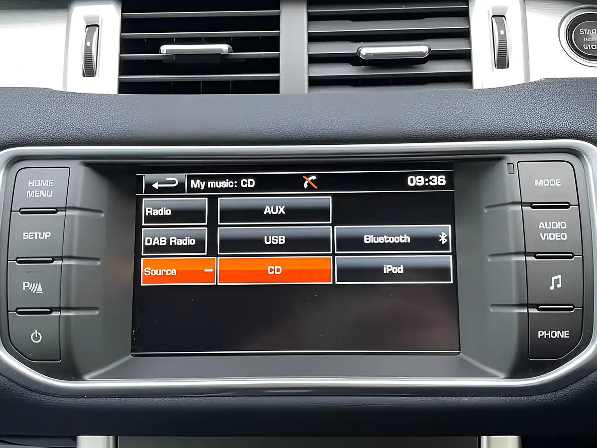 Used 2014 Land Rover Range Rover Evoque Pure Black - Interior and Exterior details 16