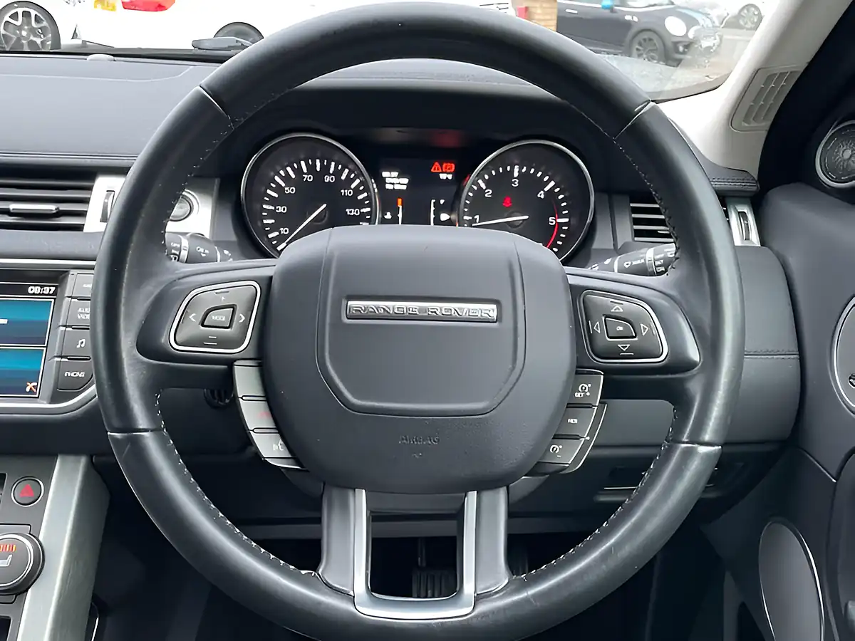 Used 2014 Land Rover Range Rover Evoque Pure Black - Interior and Exterior details 19