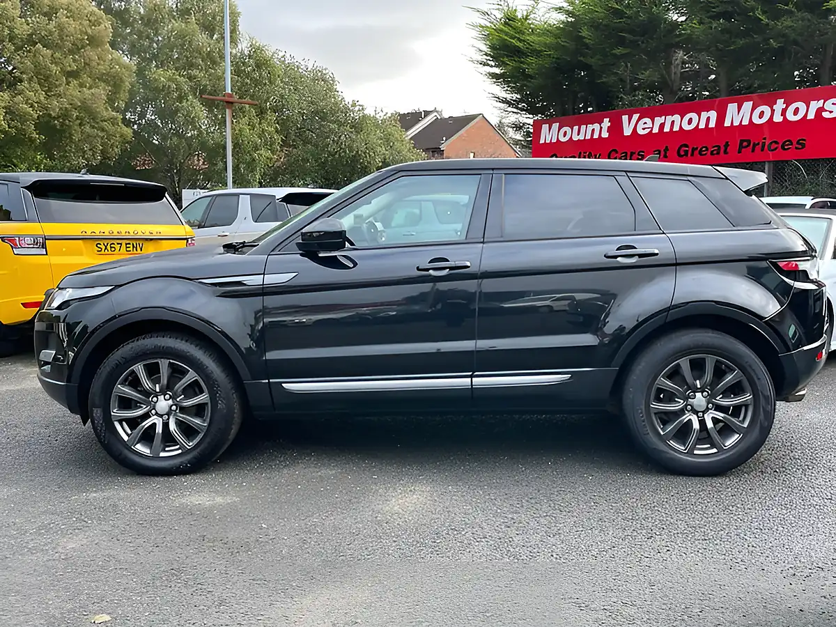 Used 2014 Land Rover Range Rover Evoque Pure Black - Interior and Exterior details 3