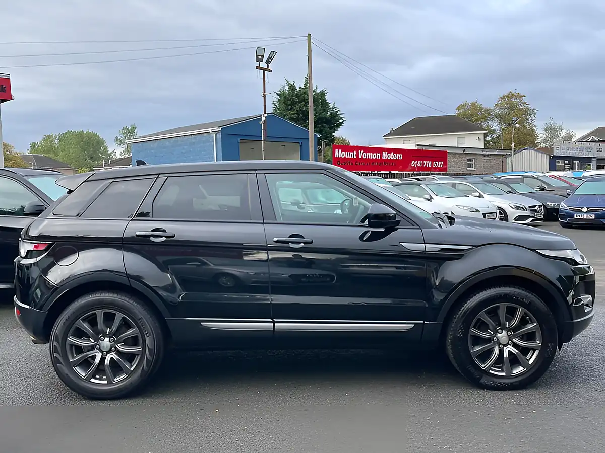 Used 2014 Land Rover Range Rover Evoque Pure Black - Interior and Exterior details 9