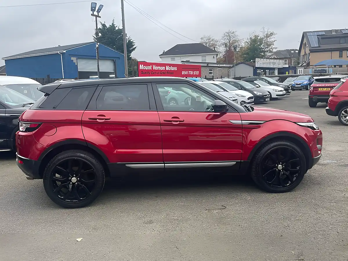 Used 2014 Land Rover Range Rover Evoque Pure Red - Interior and Exterior details 9