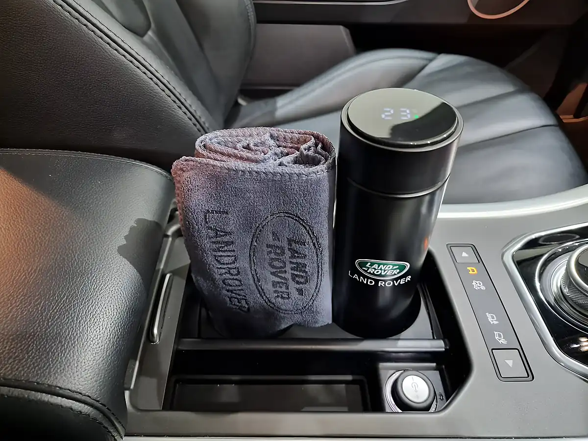 Used 2014 Land Rover Range Rover Evoque Pure Santorini Black - Interior and Exterior details 11