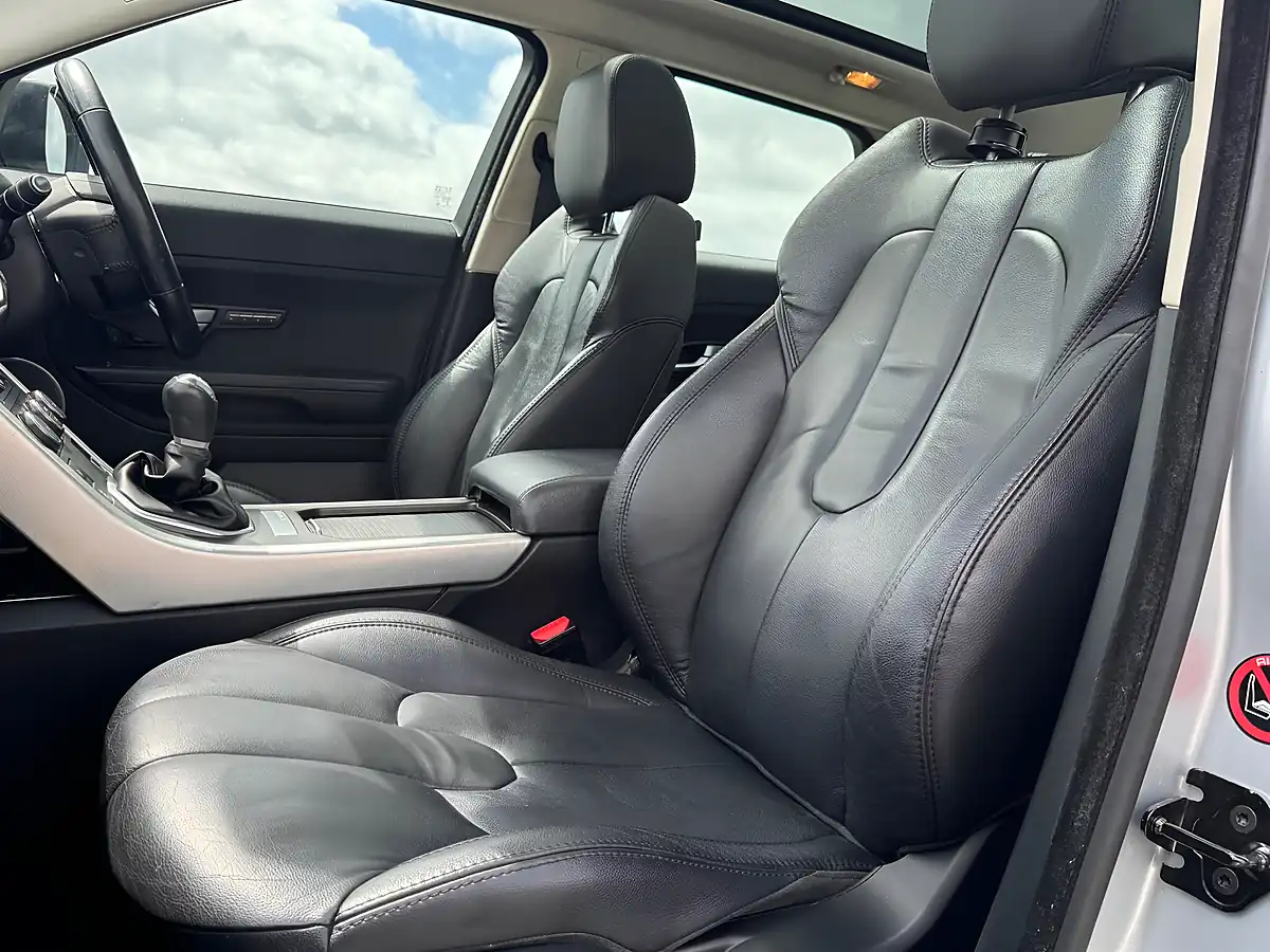 Used 2014 Land Rover Range Rover Evoque Pure Silver - Interior and Exterior details 10