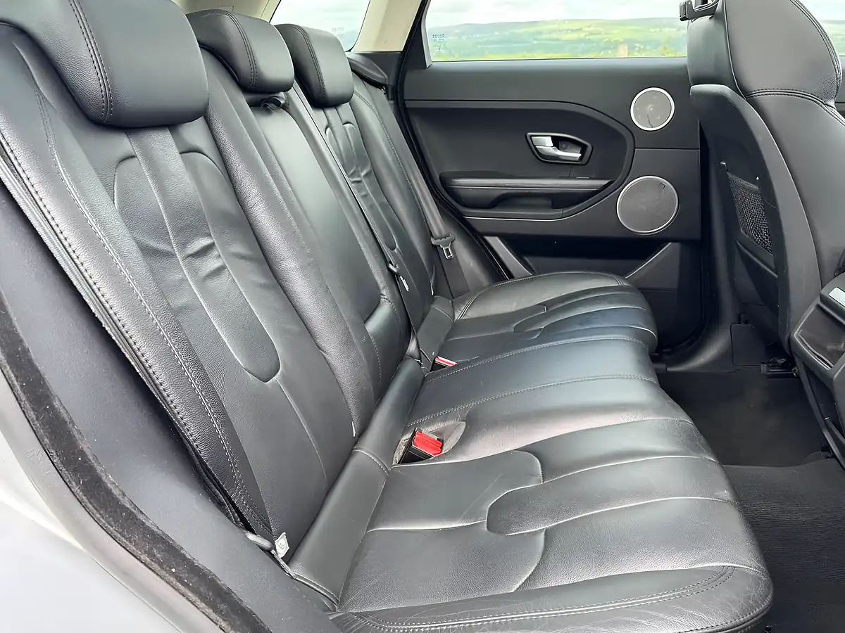 Used 2014 Land Rover Range Rover Evoque Pure Silver - Interior and Exterior details 18