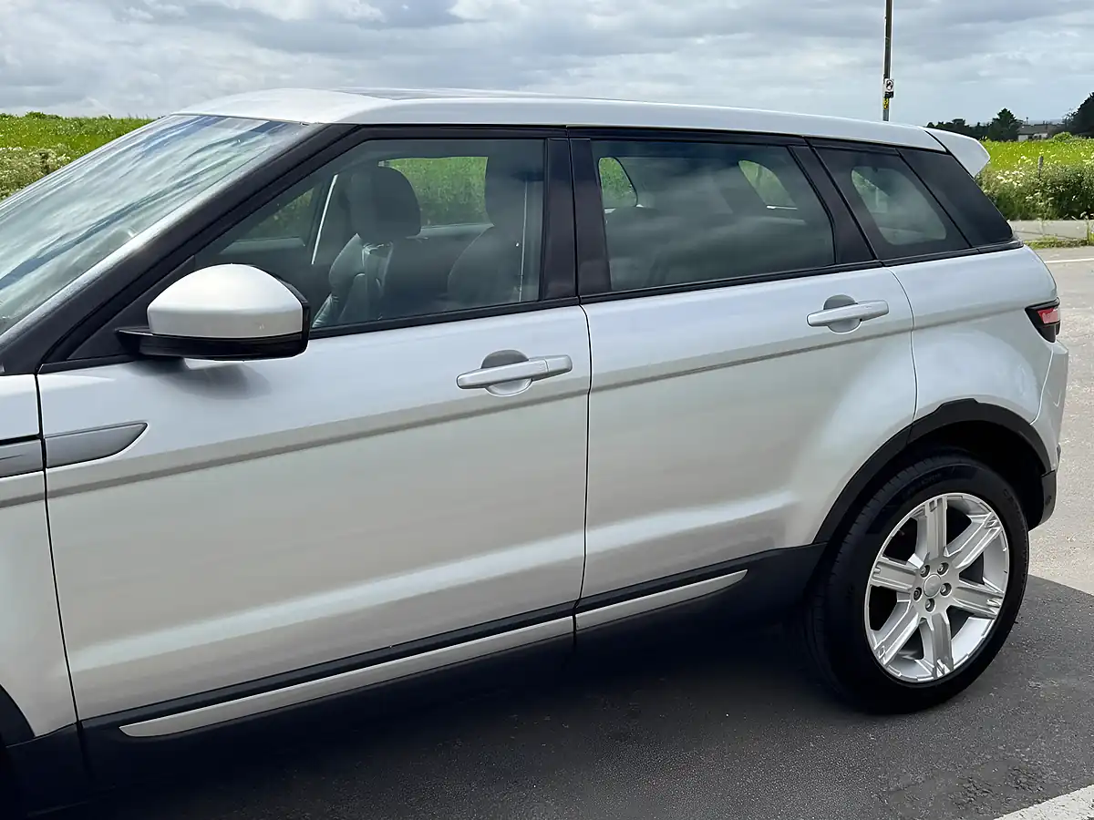 Used 2014 Land Rover Range Rover Evoque Pure Silver - Interior and Exterior details 4
