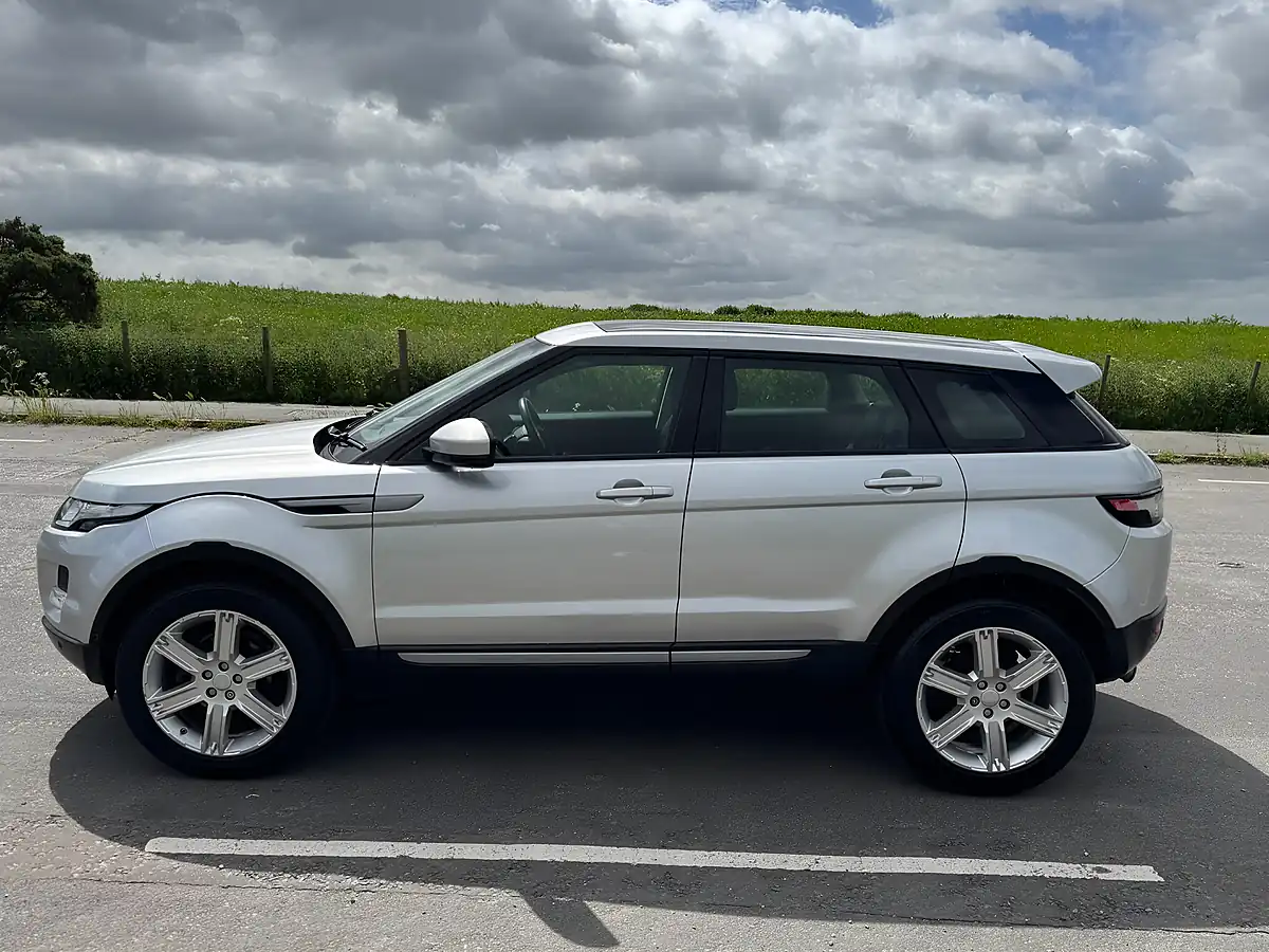 Used 2014 Land Rover Range Rover Evoque Pure Silver - Interior and Exterior details 5
