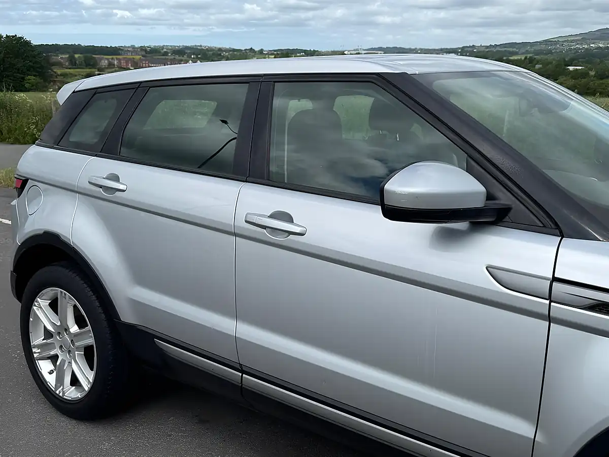 Used 2014 Land Rover Range Rover Evoque Pure Silver - Interior and Exterior details 7
