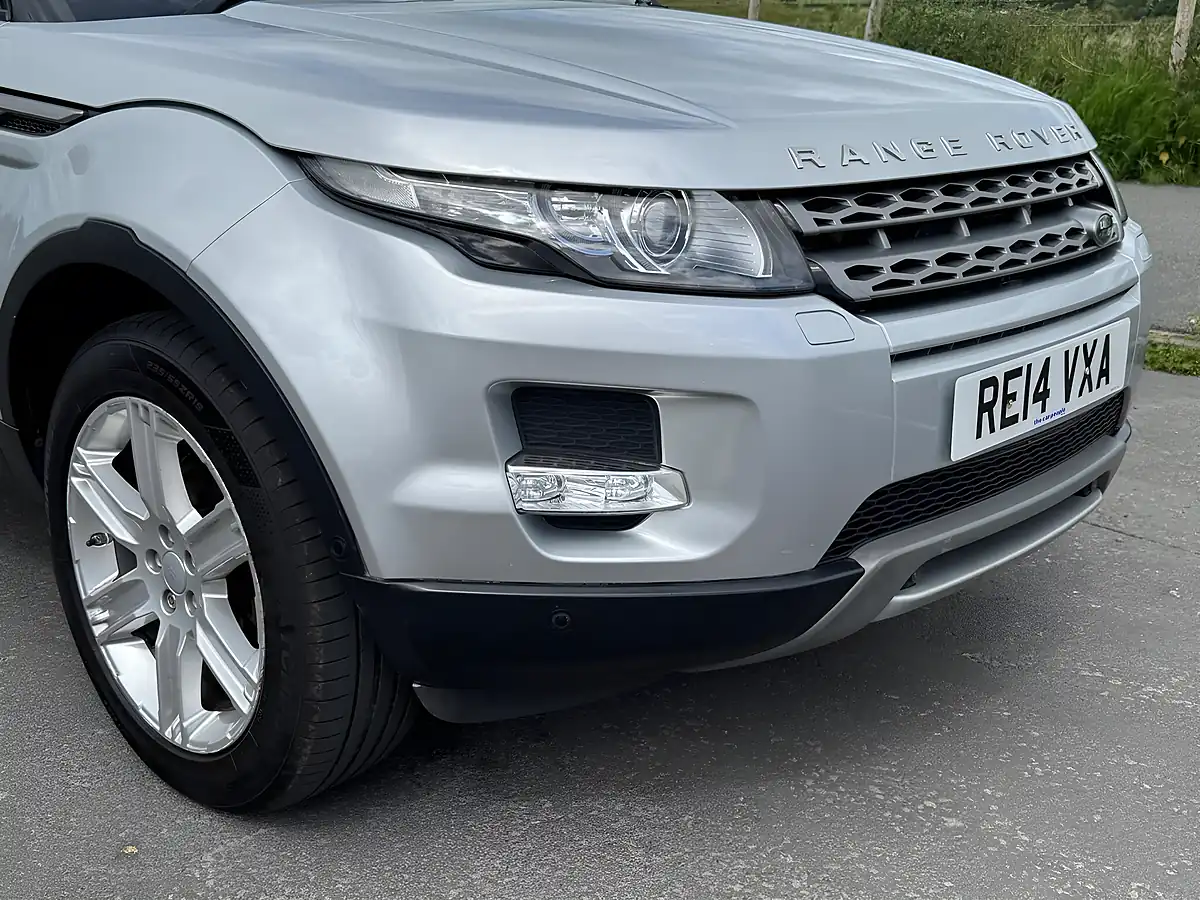 Used 2014 Land Rover Range Rover Evoque Pure Silver - Interior and Exterior details 8