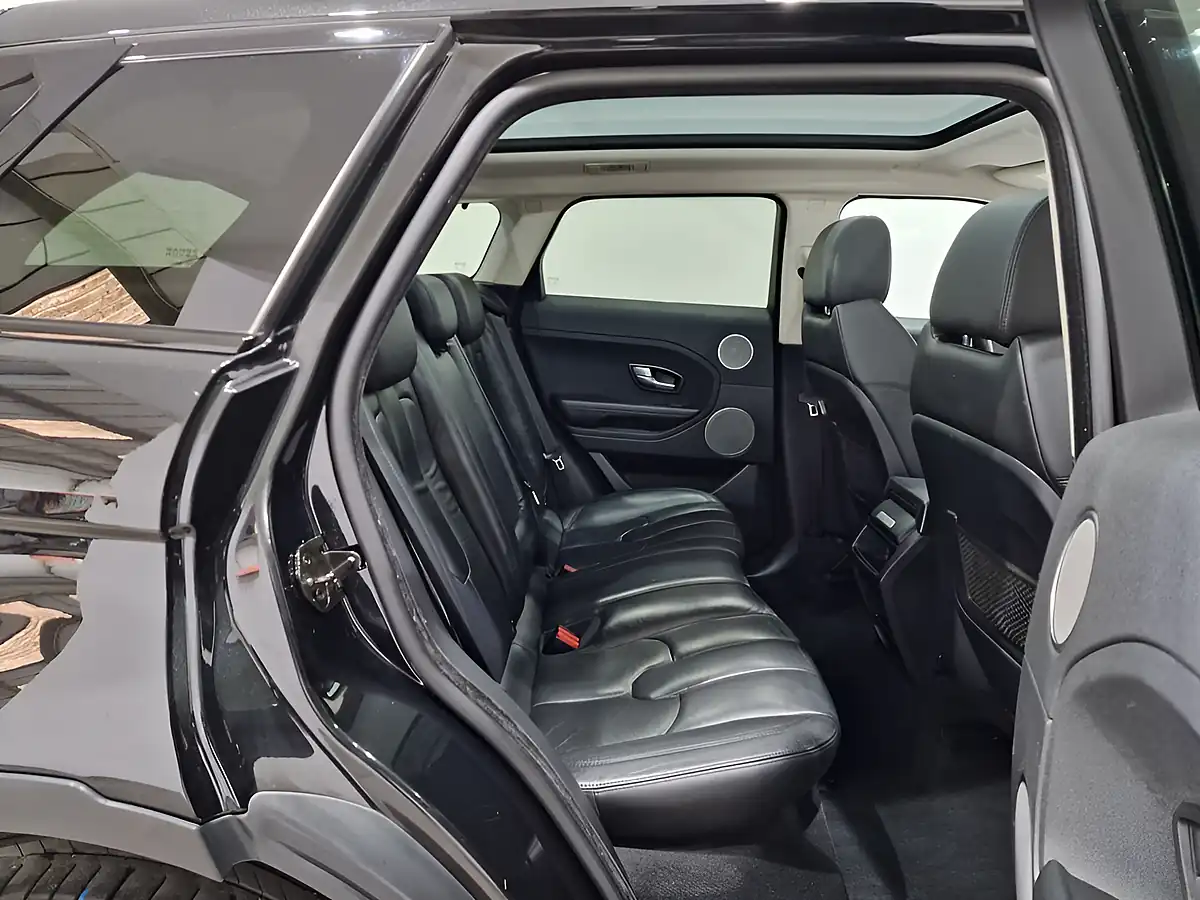 Used 2014 Land Rover Range Rover Evoque Pure Tech Black - Interior and Exterior details 11