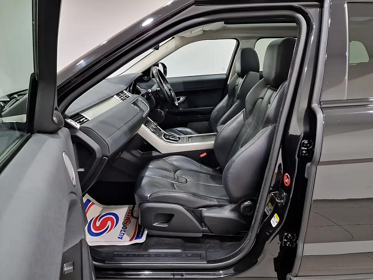 Used 2014 Land Rover Range Rover Evoque Pure Tech Black - Interior and Exterior details 15