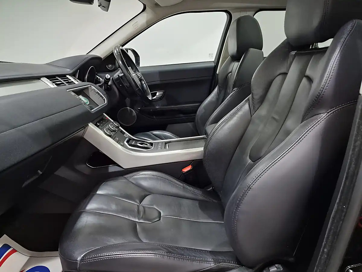 Used 2014 Land Rover Range Rover Evoque Pure Tech Black - Interior and Exterior details 16