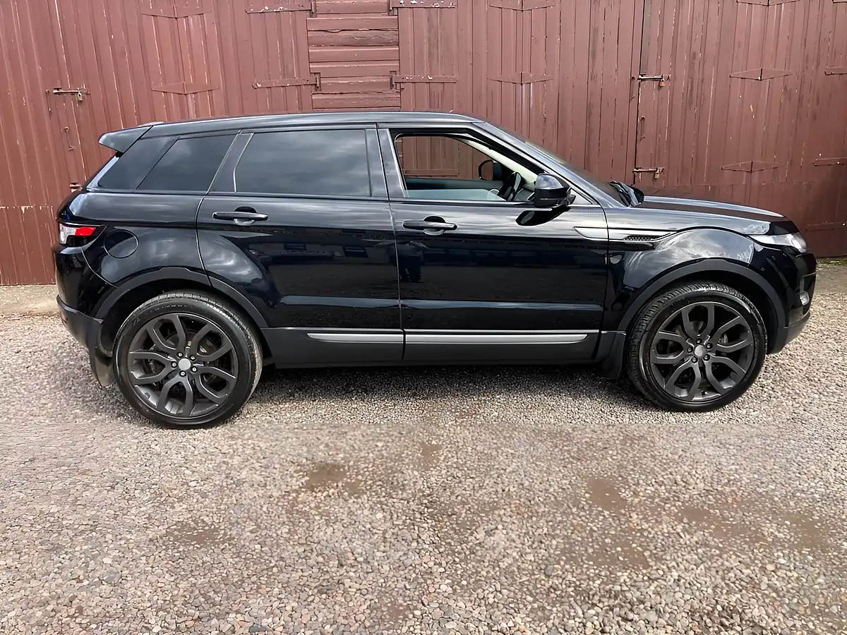 Used 2014 Land Rover Range Rover Evoque Pure Tech Black - Interior and Exterior details 5