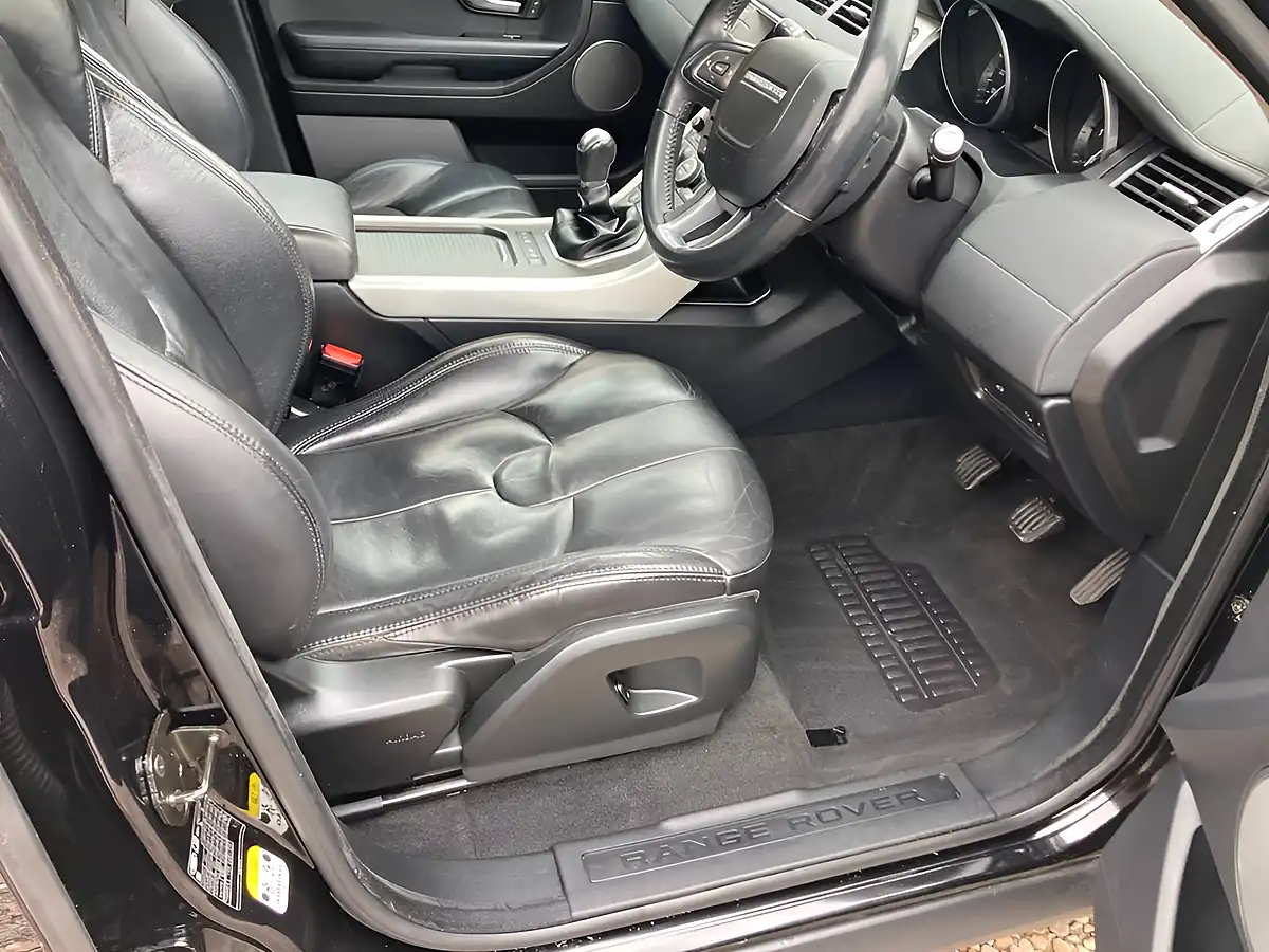 Used 2014 Land Rover Range Rover Evoque Pure Tech Black - Interior and Exterior details 6