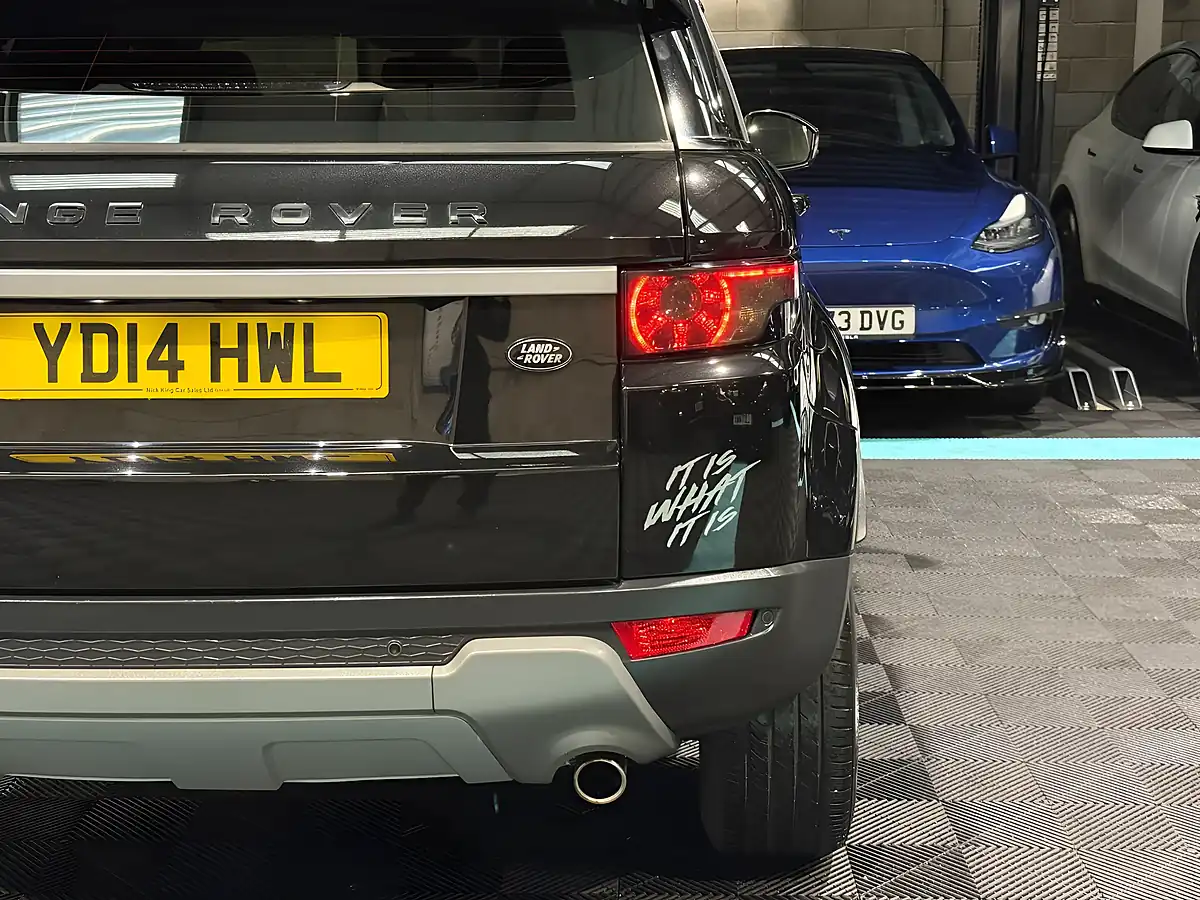 Used 2014 Land Rover Range Rover Evoque Pure Tech Black - Interior and Exterior details 11