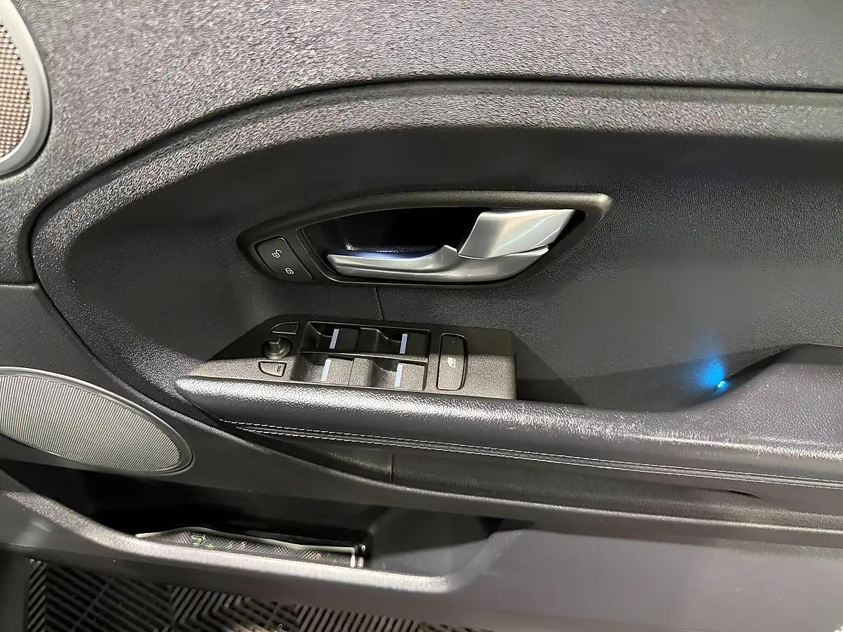 Used 2014 Land Rover Range Rover Evoque Pure Tech Black - Interior and Exterior details 14