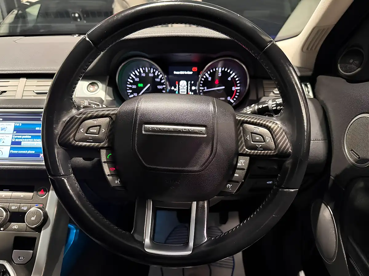 Used 2014 Land Rover Range Rover Evoque Pure Tech Black - Interior and Exterior details 17