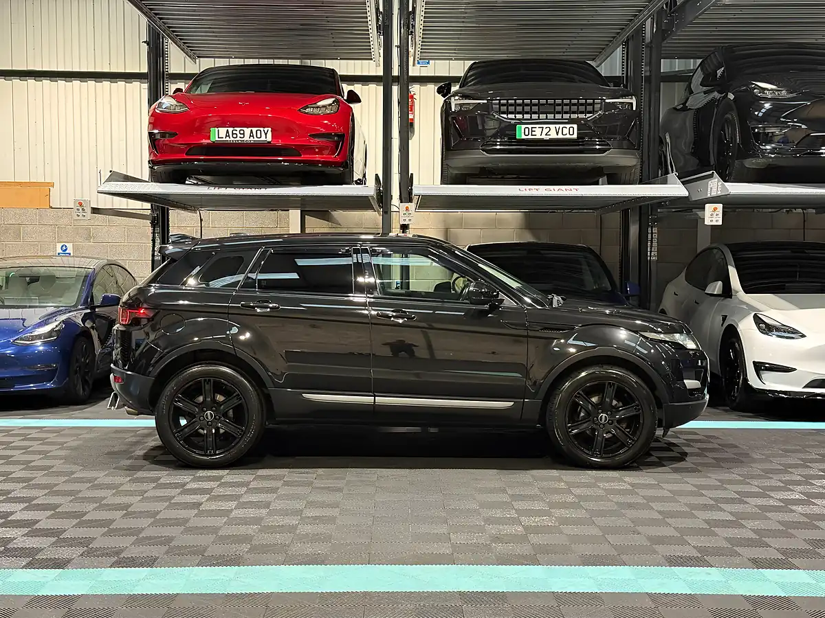 Used 2014 Land Rover Range Rover Evoque Pure Tech Black - Interior and Exterior details 8