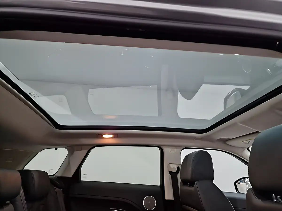 Used 2014 Land Rover Range Rover Evoque Pure Tech Grey - Interior and Exterior details 14