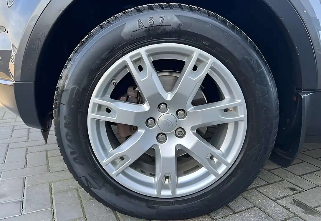 Used 2014 Land Rover Range Rover Evoque Pure Tech Grey - Interior and Exterior details 11