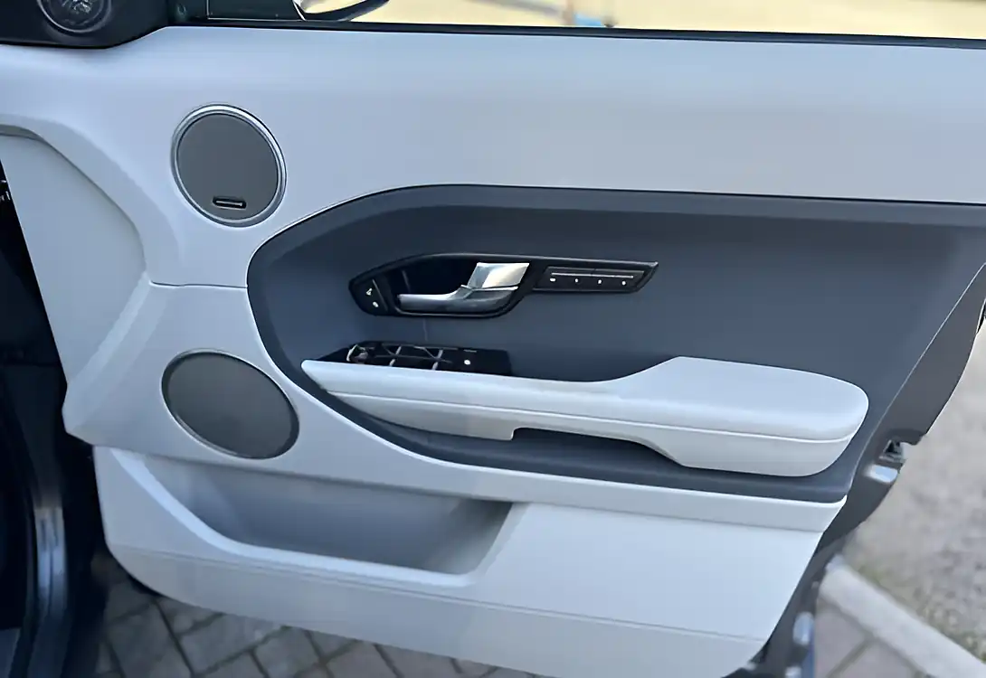 Used 2014 Land Rover Range Rover Evoque Pure Tech Grey - Interior and Exterior details 17